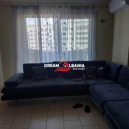 Tirane, jepet me qera apartament 2+1 , 100 m² 550 € (ne Astir, prane Hotel Marinaj)