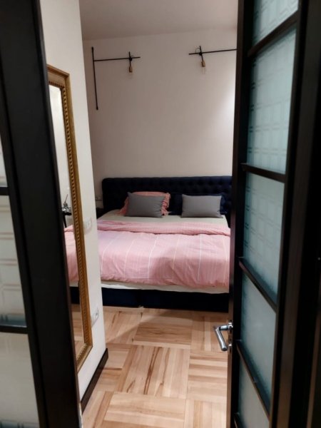 Tirane, jepet me qera apartament 2+1+Ballkon Kati 1, 90 m² 700 € (kodra e diellit prane big market)