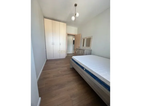 Tirane, shitet apartament 1+1 Kati 5, 58 m² 90.000 € (FRESKU)