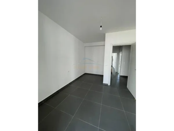 Tirane, shitet apartament 3+1+Ballkon Kati 1, 108 m² 130.164 € (RRUGA 5 MAJI)