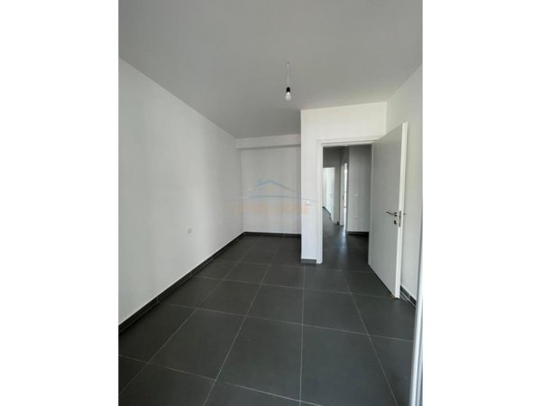 Tirane, shitet apartament 3+1+Ballkon Kati 1, 108 m² 130.164 € (RRUGA 5 MAJI)