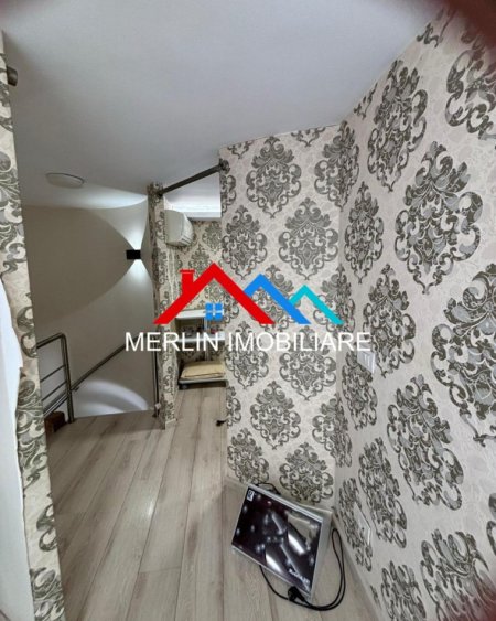 Tirane, jepet me qera ambjent biznesi Kati 0, 55 m² 700 € (KOMUNA E PARISIT)