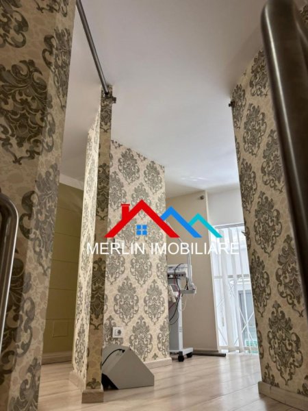 Tirane, jepet me qera ambjent biznesi Kati 0, 55 m² 700 € (KOMUNA E PARISIT)