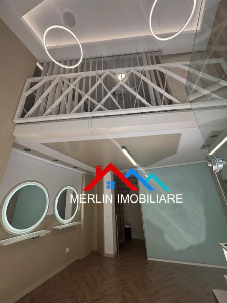Tirane, jepet me qera ambjent biznesi Kati 0, 55 m² 700 € (KOMUNA E PARISIT)