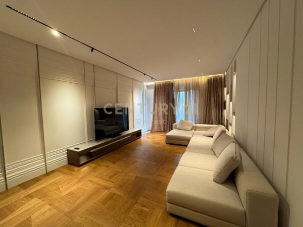 Tirane, shitet apartament 2+1 Kati 6, 211 m² (LION PARK 1)