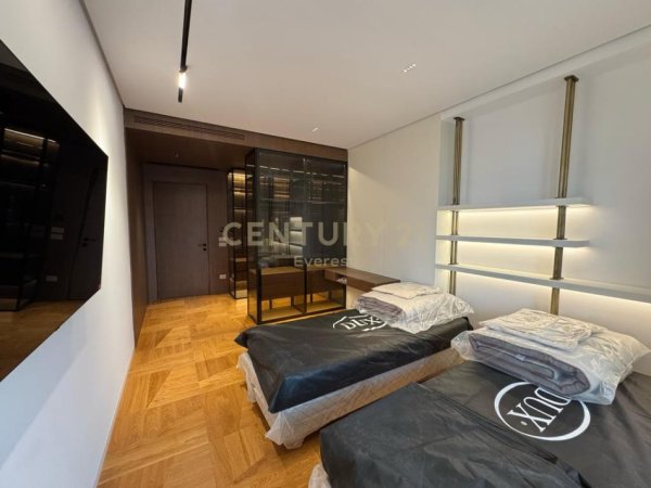 Tirane, shitet apartament 2+1 Kati 6, 211 m² (LION PARK 1)