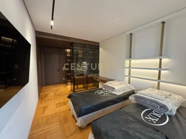 Tirane, shitet apartament 2+1 Kati 6, 211 m² (LION PARK 1)