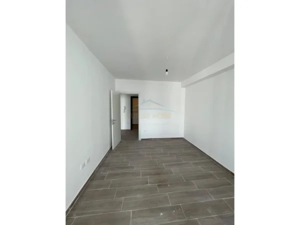 Tirane, shitet apartament 2+1+Ballkon Kati 3, 94 m² 113.136 € (RRUGA 5 MAJI)