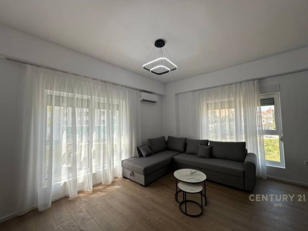 Tirane, jepet me qera apartament 2+1+Aneks+Ballkon Kati 5, 76 m² 600 € (Shkoze)