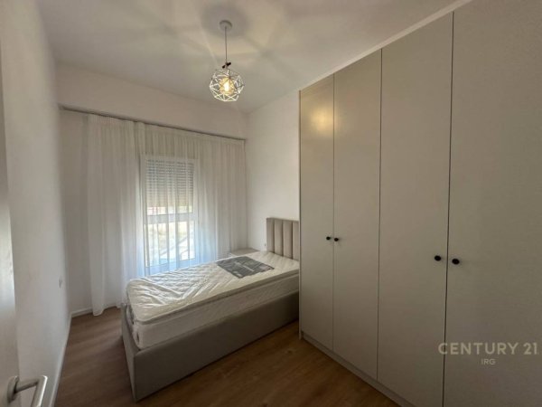 Tirane, jepet me qera apartament 2+1+Aneks+Ballkon Kati 5, 76 m² 600 € (Shkoze)