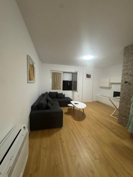Tirane, jepet me qera apartament 1+1 Kati 2, 81 m² 600 € (astir)