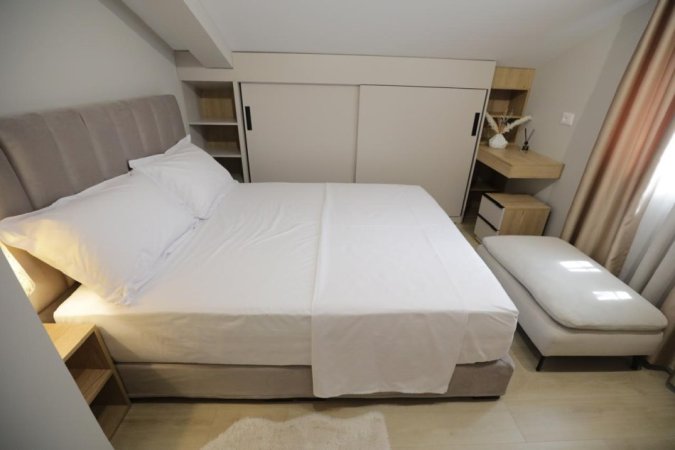 Tirane, jepet me qera apartament 3+1+Ballkon Kati 3, 100 m² 800 € (KODRA E PRIFTIT)