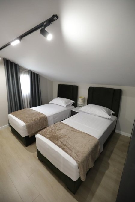 Tirane, jepet me qera apartament 3+1+Ballkon Kati 3, 100 m² 800 € (KODRA E PRIFTIT)