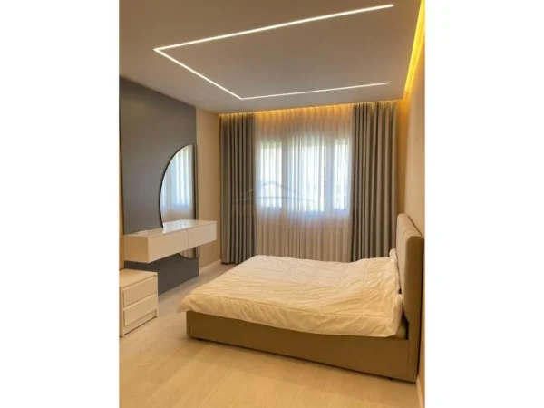 Tirane, jepet me qera apartament 2+1 Kati 2, 117 m² 800 € (REZIDENCA RIVER)