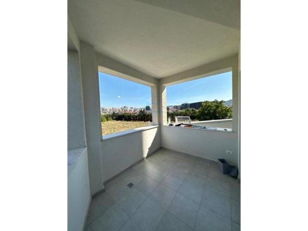 Tirane, jepet me qera apartament 2+1 Kati 2, 117 m² 800 € (REZIDENCA RIVER)