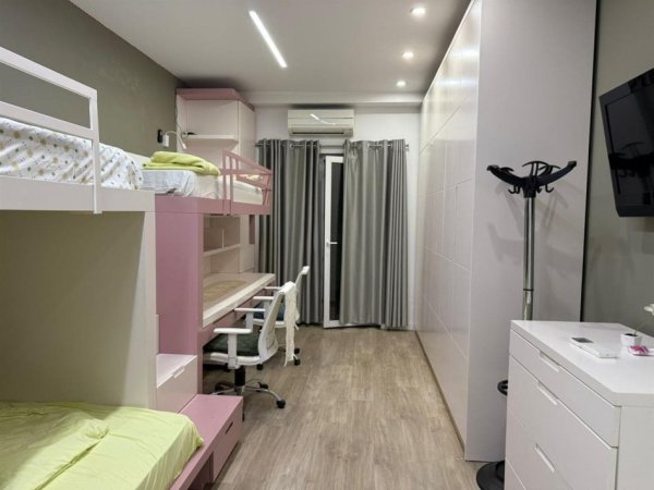 Tirane, jepet me qera apartament 2+1 Kati 2, 115 m² 600 € (xhanfize keko)