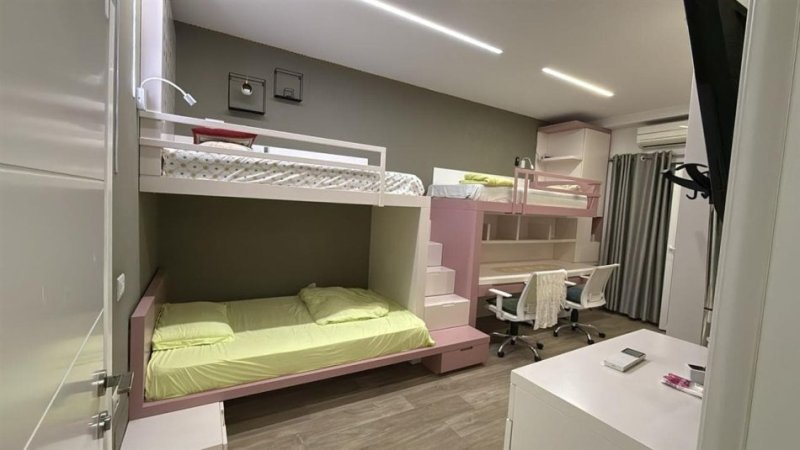 Tirane, jepet me qera apartament 2+1 Kati 2, 115 m² 600 € (xhanfize keko)