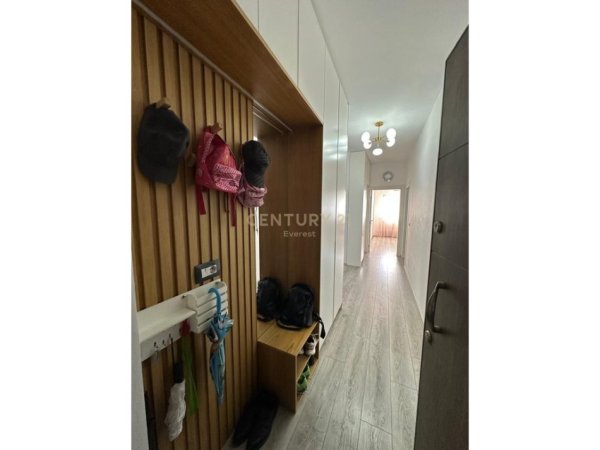 Tirane, shitet apartament 2+1 Kati 2, 115 m² 220.000 € (Brryli)