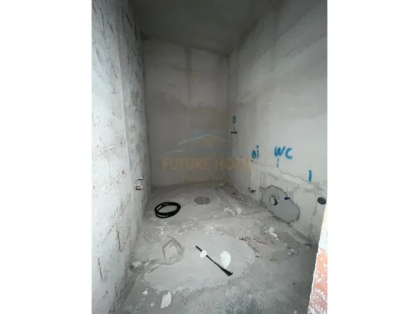 Shitet, Apartament 1+1, QSUT, Tiranë