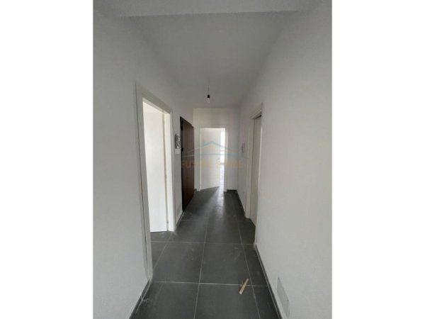 Tirane, shitet apartament 2+1 Kati 1, 111 m² 133.080 € (Rruga 5 Maji, Tiranë.)