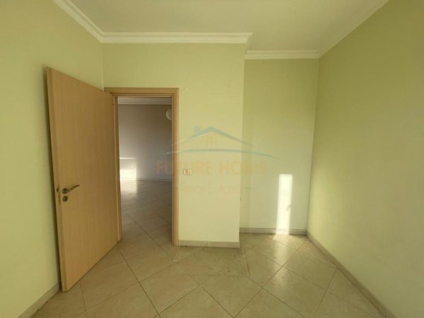 Tirane, shitet apartament 2+1+Ballkon Kati 8, 91 m² 130.000 € (Unaza e Re/Astir)
