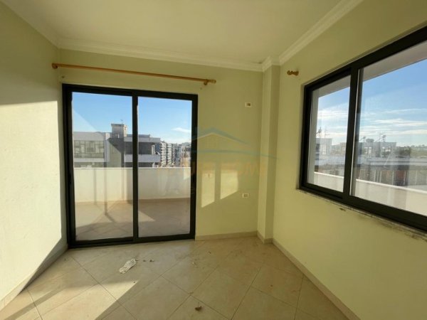 Tirane, shitet apartament 2+1+Ballkon Kati 8, 91 m² 130.000 € (Unaza e Re/Astir)