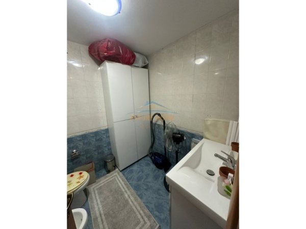 Tirane, jepet me qera apartament 2+1 Kati 3, 116 m² 850 € (BRRYL)