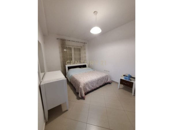 Tirane, jepet me qera apartament 2+1 , 90 m² 450 € (FRESK)