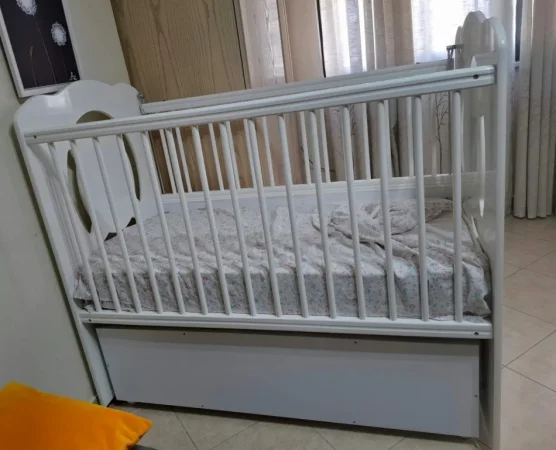 Tirane, shes Krevat bebesh 60 €