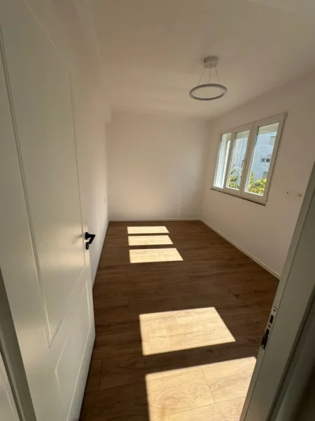 Tirane, shes apartament 1+1 Kati 7, 1 m² 102.000 € (Don Bosko)