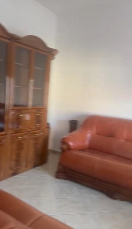 Tirane, jepet me qera apartament 1+1 Kati 2, 65 m² 400 € 
