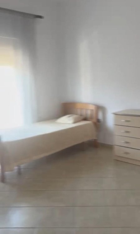 Tirane, jepet me qera apartament 1+1 Kati 2, 65 m² 400 € 