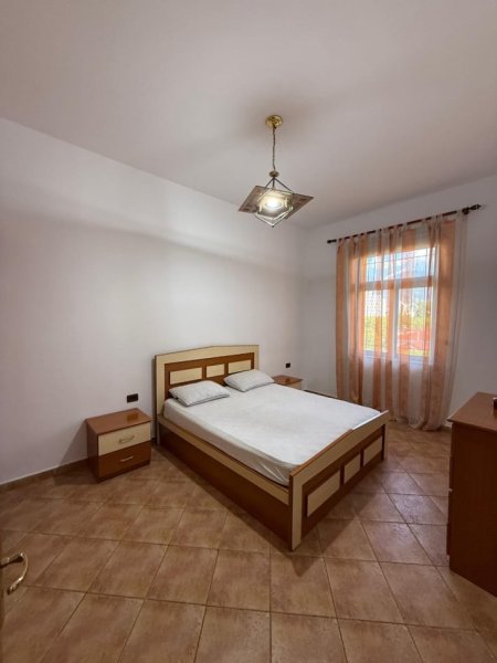 Tirane, jepet me qera apartament 1+1+Ballkon Kati 5, 60 m² 600 € 