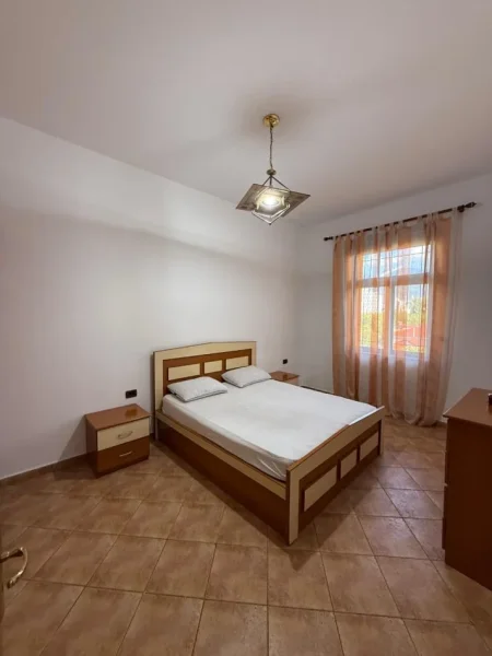 Tirane, jepet me qera apartament 1+1+Ballkon Kati 5, 60 m² 600 € 