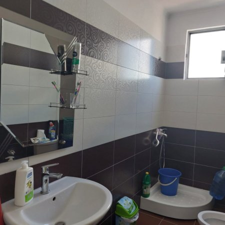 Tirane, jepet me qera apartament 2+1+Ballkon Kati 6, 85 m² 550 € 