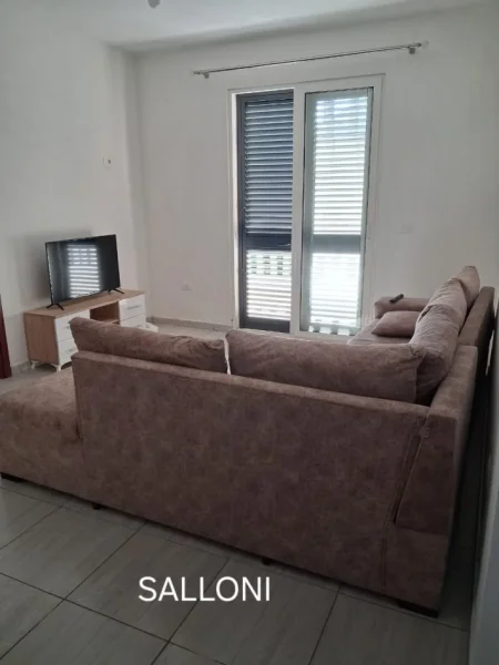 Tirane, jepet me qera apartament 2+1+Ballkon , 89 m² 500 €
