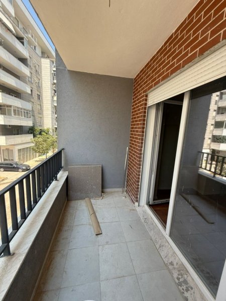 Tirane, jepet me qera apartament 2+1 Kati 2, 800 € 