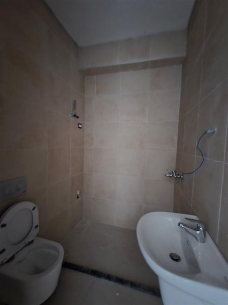 Tirane, shitet garsonier 1+1 Kati 10, 50 m² 84.000 € (GOLDEN PARK 3)