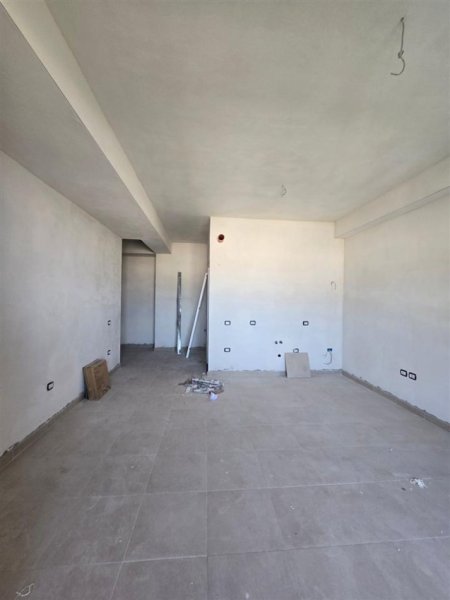 Tirane, shitet garsonier 1+1 Kati 10, 50 m² 84.000 € (GOLDEN PARK 3)