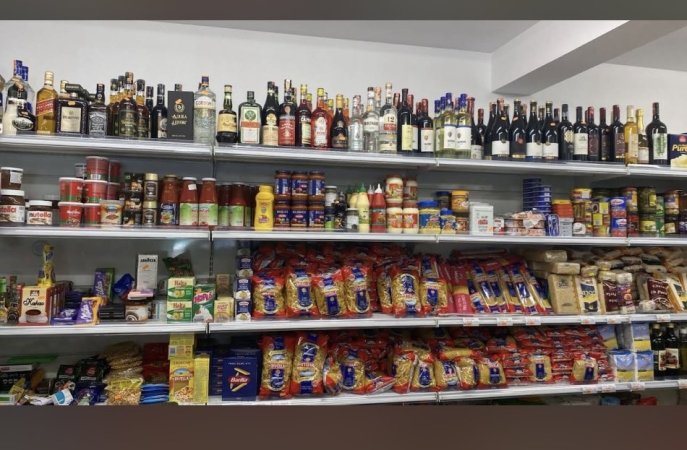 Shqiperi, jepet me qera dyqan Kati përdhe 30 m²
