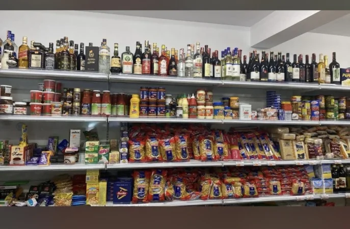 Shqiperi, jepet me qera dyqan Kati përdhe 30 m²