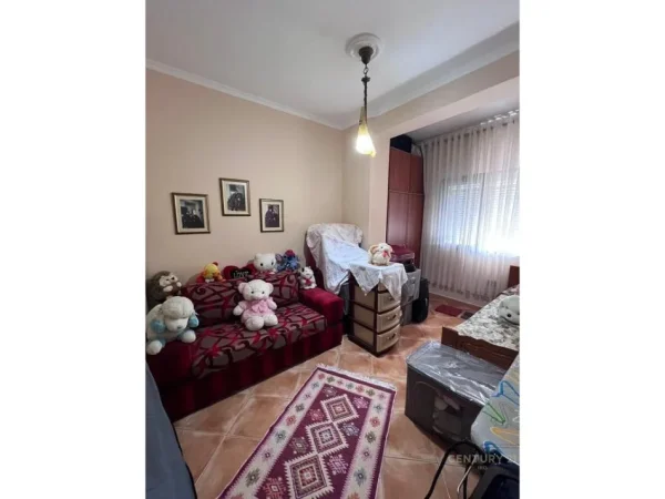 Tirane, jepet me qera apartament 2+1 Kati 7, 85 m² 600 € 
