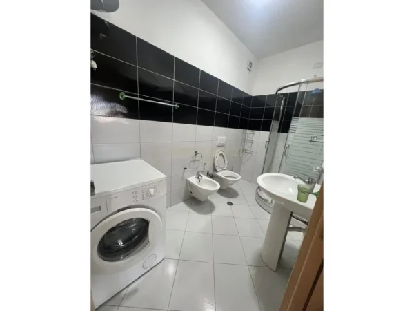 Tirane, shitet apartament 1+1+Ballkon Kati 5, 58 m² 90.000 € 