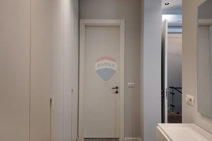 Tirane, jepet me qera Vile , 190 m² 900 € (Qesarak, Rruga Dalip Topi)