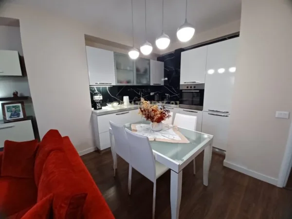Tirane, shitet apartament 2+1+Ballkon Kati 5, 95 m² 205.000 € 