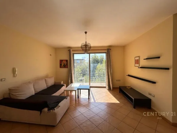 Tirane, jepet me qera apartament 1+1+Ballkon Kati 4, 75 m² 500 € 