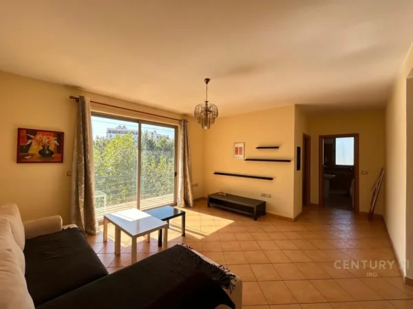 Tirane, jepet me qera apartament 1+1+Ballkon Kati 4, 75 m² 500 € 