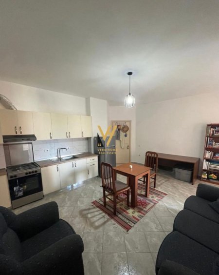 Tirane, jepet me qera apartament 1+1+Ballkon Kati 2, 70 m² 480 € (LIQENI I THATE)