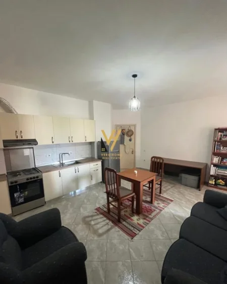 Tirane, jepet me qera apartament 1+1+Ballkon Kati 2, 70 m² 450 € (LIQENI I THATE)