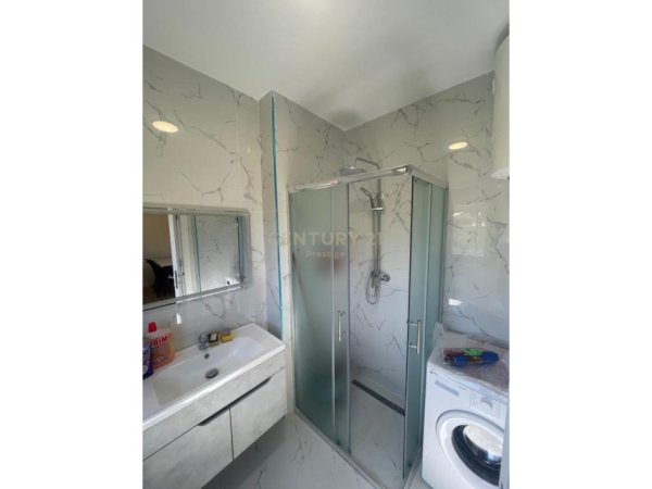 Tirane, jepet me qera apartament 1+1 Kati 1, 46 m² 500 € (Rr.Dhimiter Kamarda)